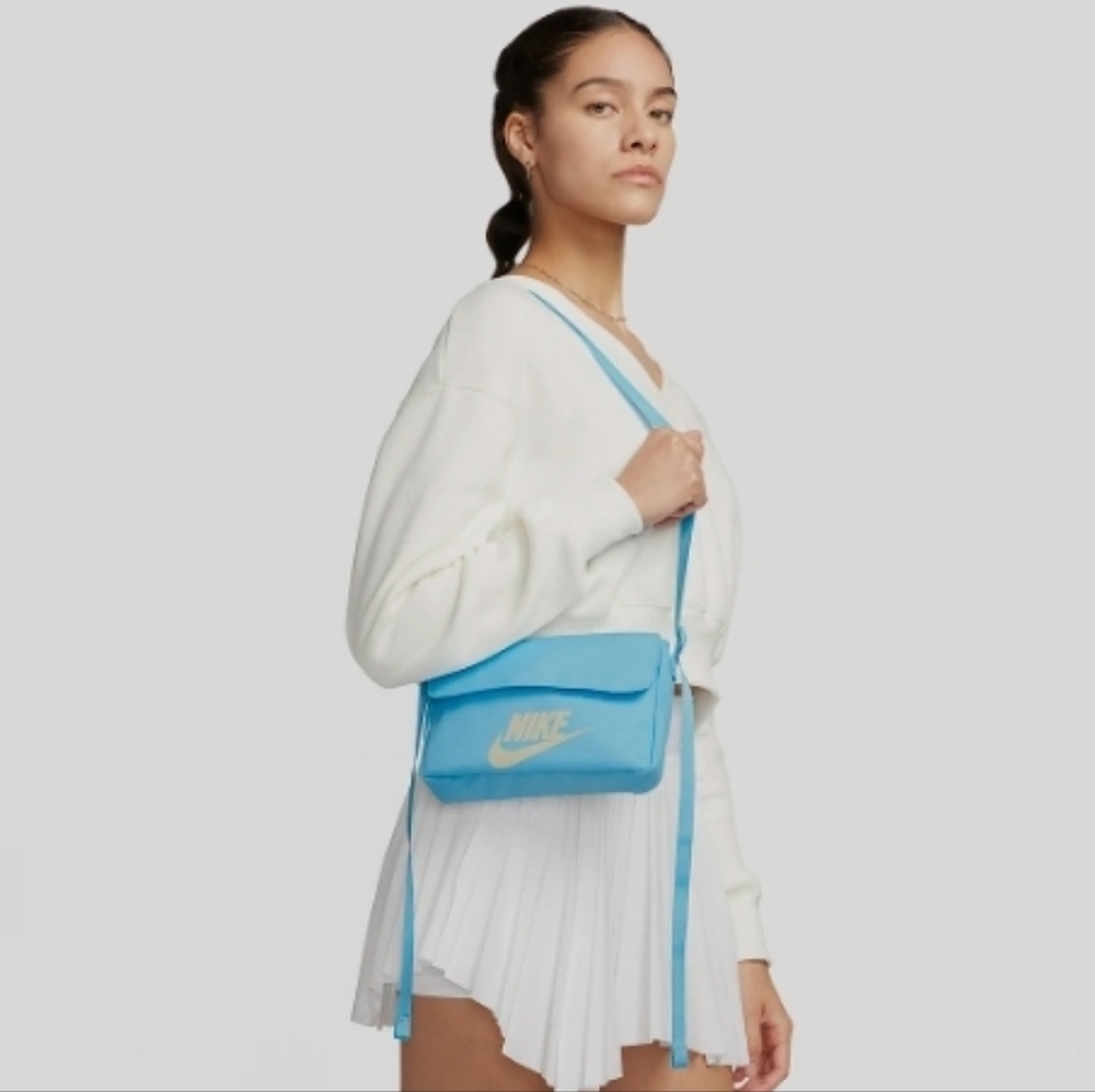 Nike Futura Crossbody Bag - Picture 14 of 14